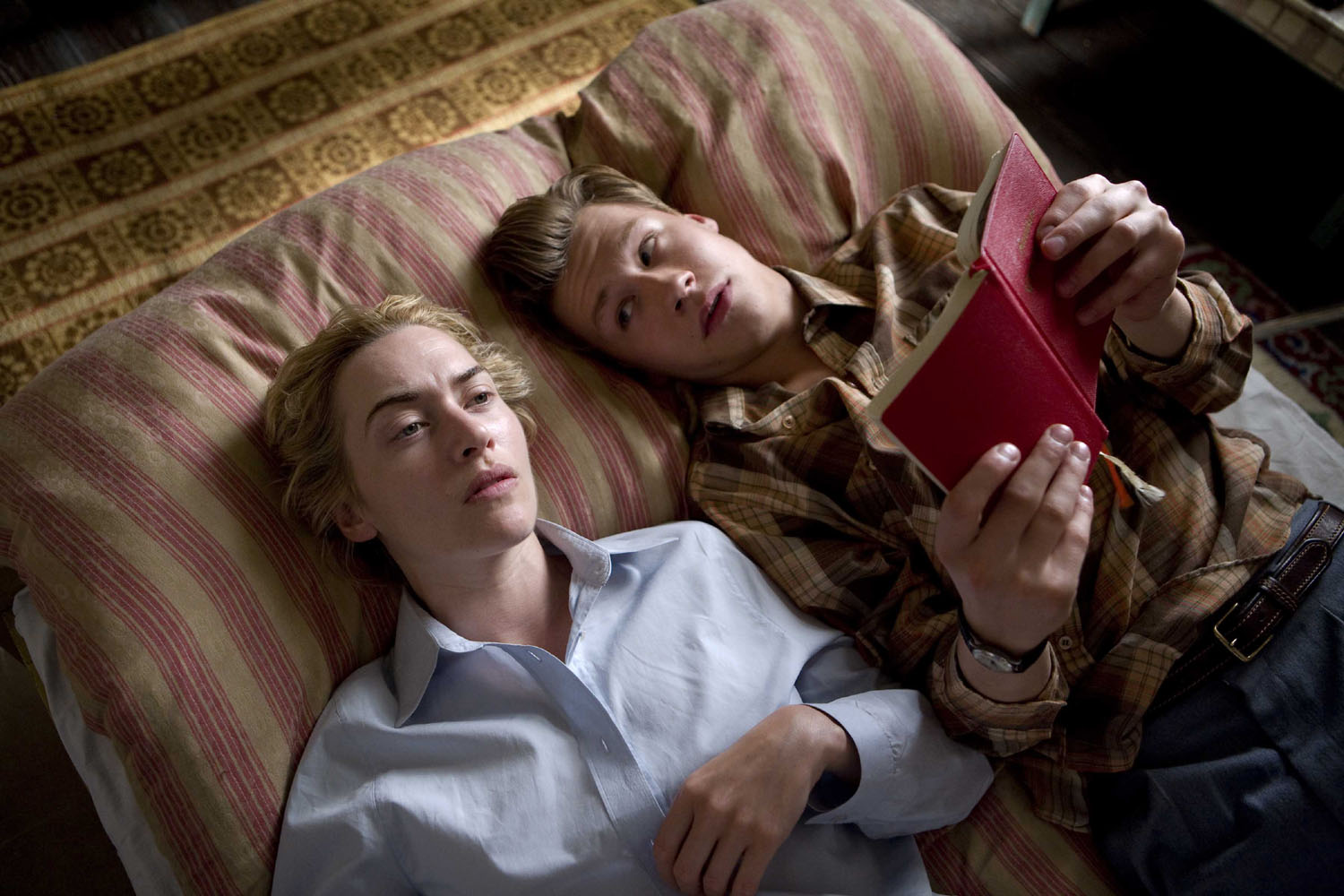 reader-winslet-kross-1